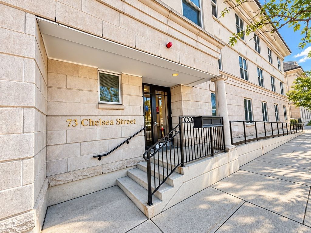 73 Chelsea St 109, Boston, MA 02129