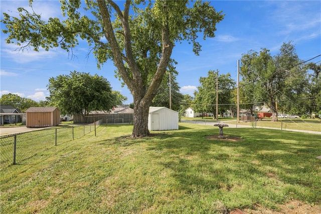 125 N Jeffreys Street, Pleasant Hill, MO 64080