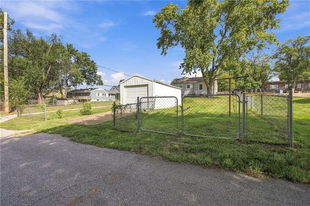 125 N Jeffreys Street, Pleasant Hill, MO 64080