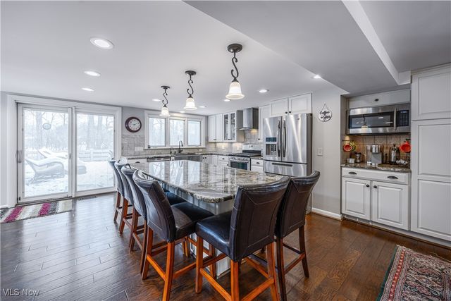 604 W Acadia Point, Aurora, OH 44202