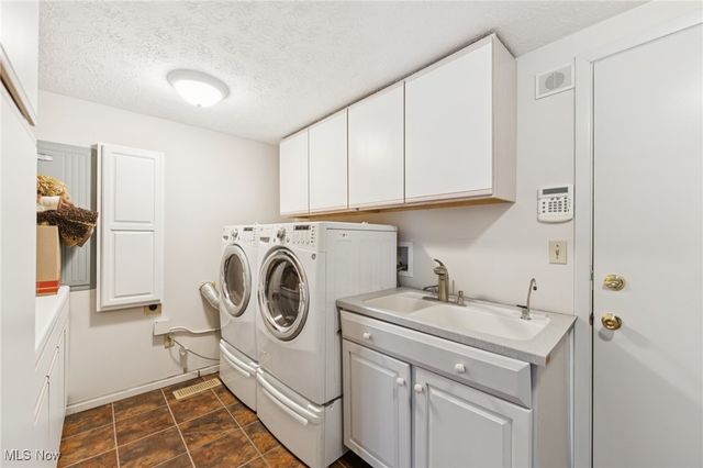 604 W Acadia Point, Aurora, OH 44202