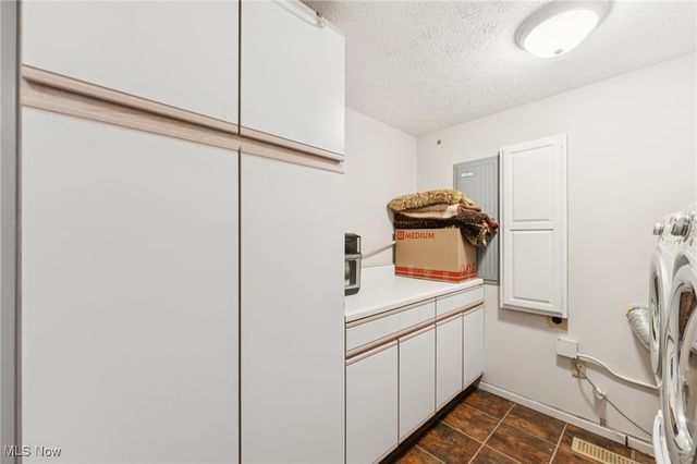 604 W Acadia Point, Aurora, OH 44202