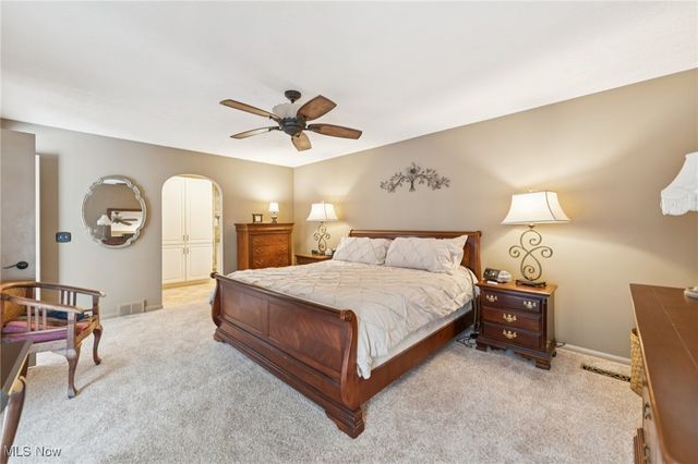 604 W Acadia Point, Aurora, OH 44202