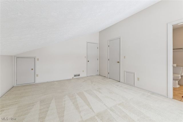 604 W Acadia Point, Aurora, OH 44202