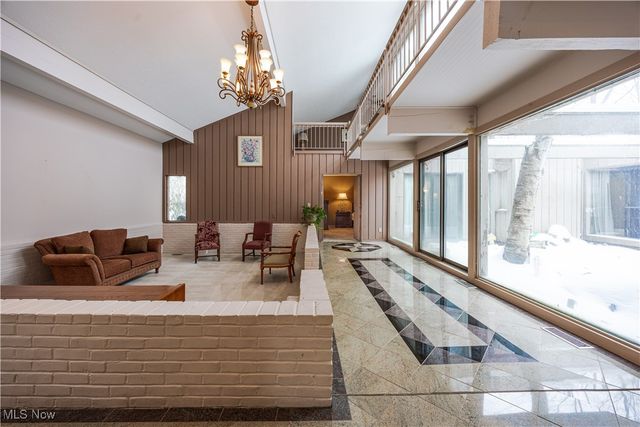 604 W Acadia Point, Aurora, OH 44202