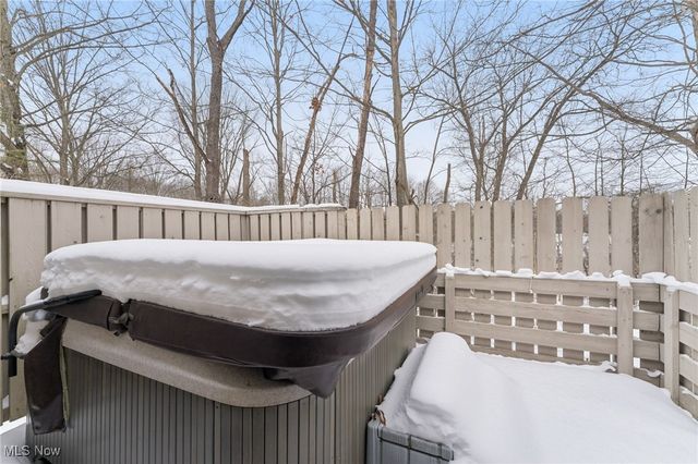 604 W Acadia Point, Aurora, OH 44202