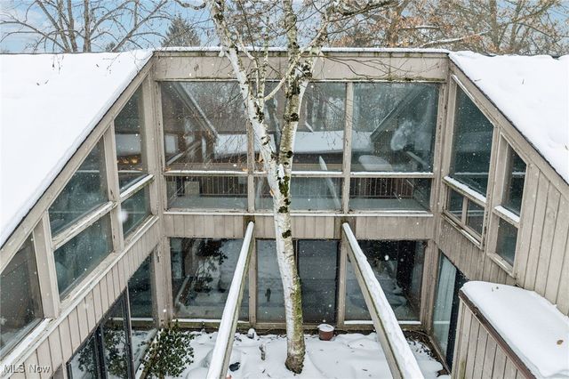 604 W Acadia Point, Aurora, OH 44202