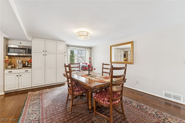 604 W Acadia Point, Aurora, OH 44202