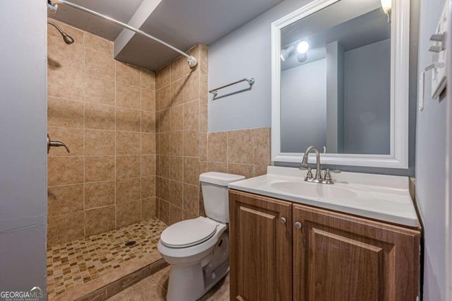 1028 Huntington Trace SE, Smyrna, GA 30082