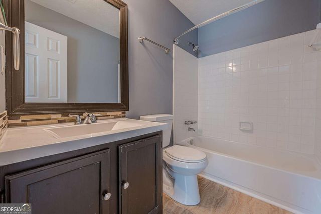 1028 Huntington Trace SE, Smyrna, GA 30082