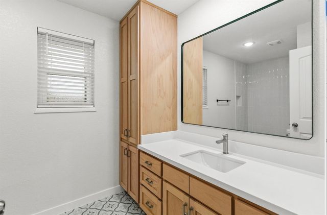 201 San Saba Street, Richwood, TX 77531