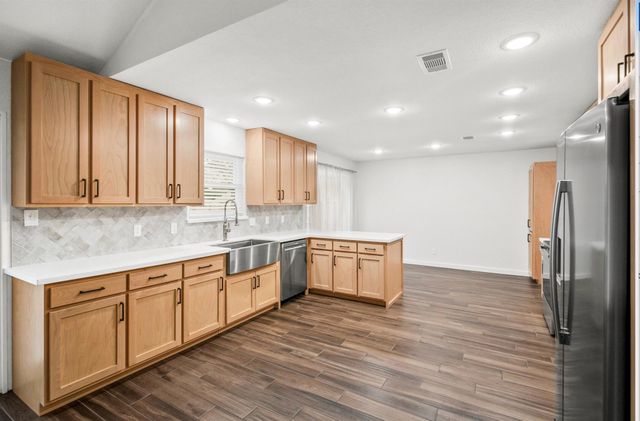 201 San Saba Street, Richwood, TX 77531