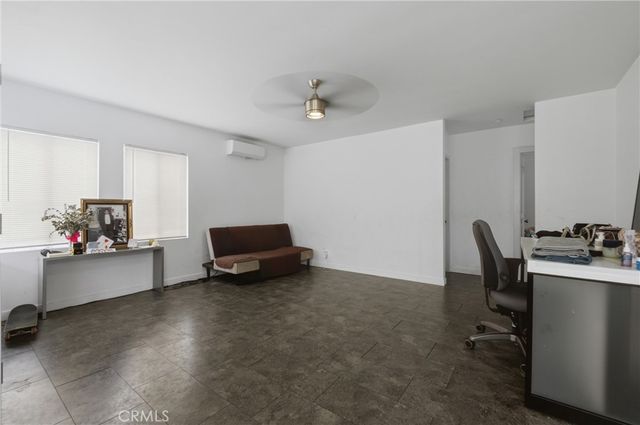 428 E Oaks, Compton, CA 90221