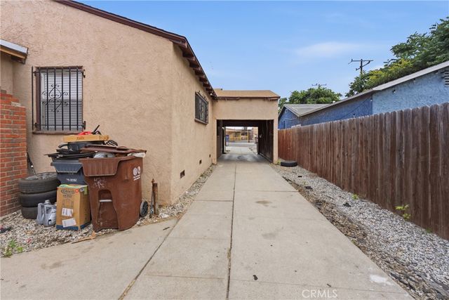 428 E Oaks, Compton, CA 90221