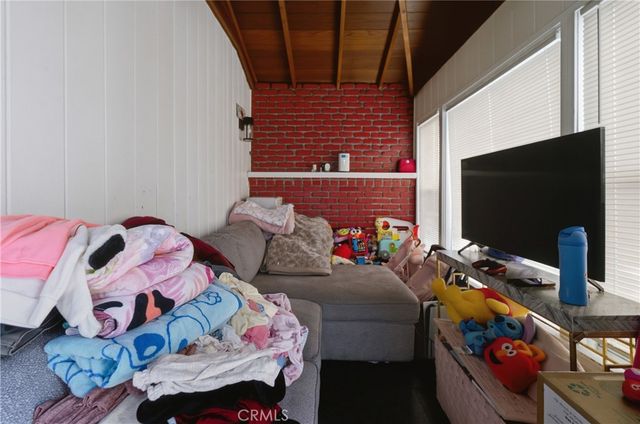 428 E Oaks, Compton, CA 90221
