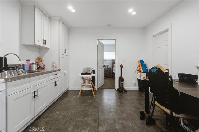 428 E Oaks, Compton, CA 90221