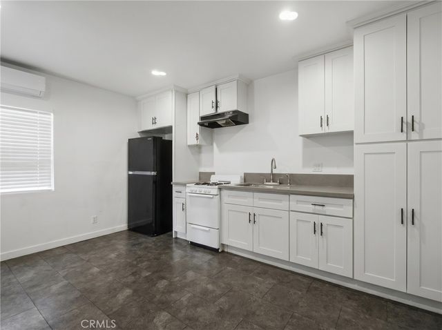 428 E Oaks, Compton, CA 90221