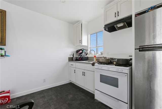 428 E Oaks, Compton, CA 90221