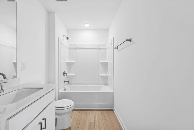 3159 Rolling Brook Drive, Columbia, TN 38401