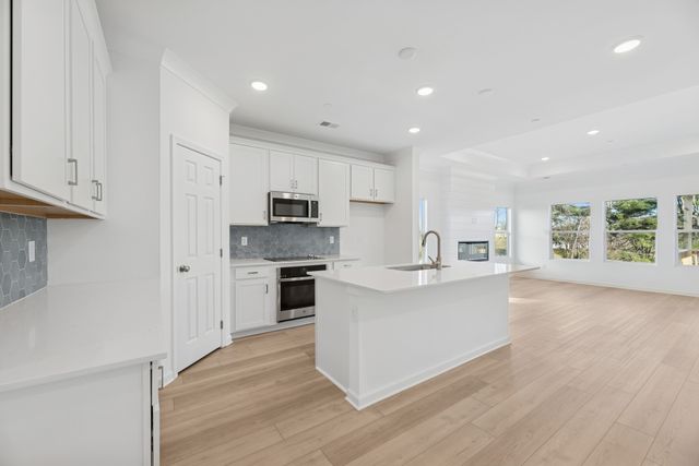 3159 Rolling Brook Drive, Columbia, TN 38401