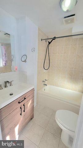 14707 BROOK DR, Woodbridge, VA 22193