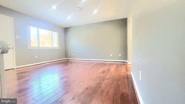 14707 BROOK DR, Woodbridge, VA 22193