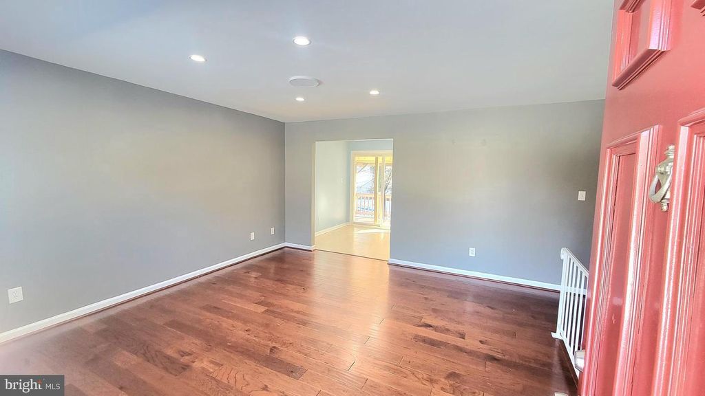 14707 BROOK DR, Woodbridge, VA 22193