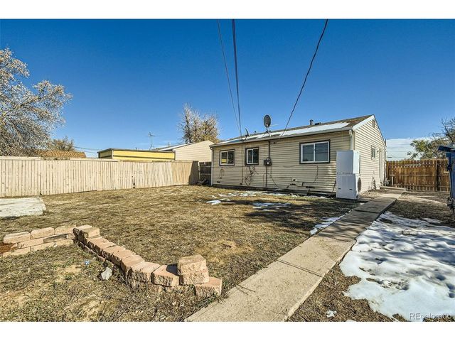 7695 Kearney Dr, Commerce City, CO 80022
