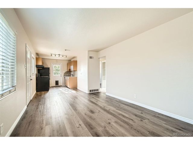 7695 Kearney Dr, Commerce City, CO 80022