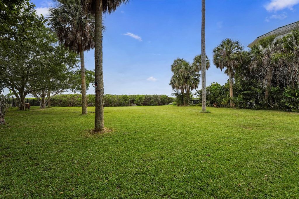7538 WESTMORELAND DRIVE, SARASOTA, FL 34243 — photo 2