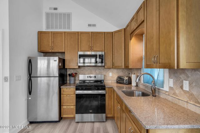 121 W Pelican Way, Lavallette, NJ 08735