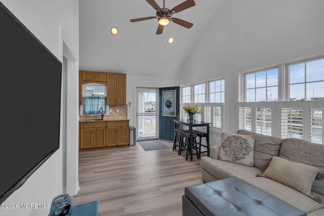 121 W Pelican Way, Lavallette, NJ 08735