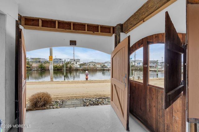 121 W Pelican Way, Lavallette, NJ 08735