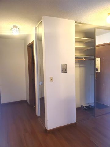 8935 Old Cedar Avenue S 113, Bloomington, MN 55425