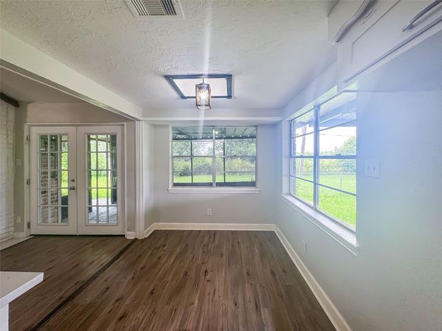 912 Robinson Road, La Porte, TX 77571