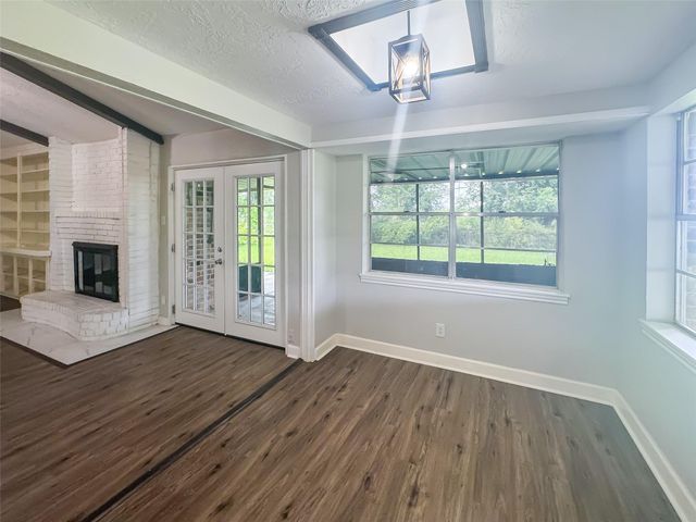 912 Robinson Road, La Porte, TX 77571