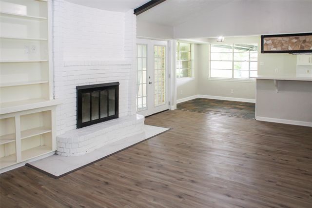 912 Robinson Road, La Porte, TX 77571