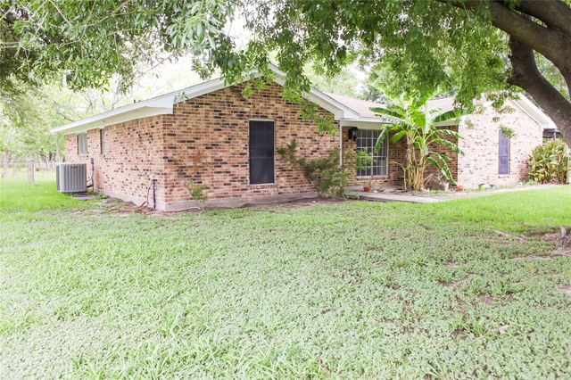 912 Robinson Road, La Porte, TX 77571