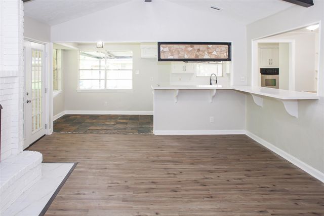 912 Robinson Road, La Porte, TX 77571