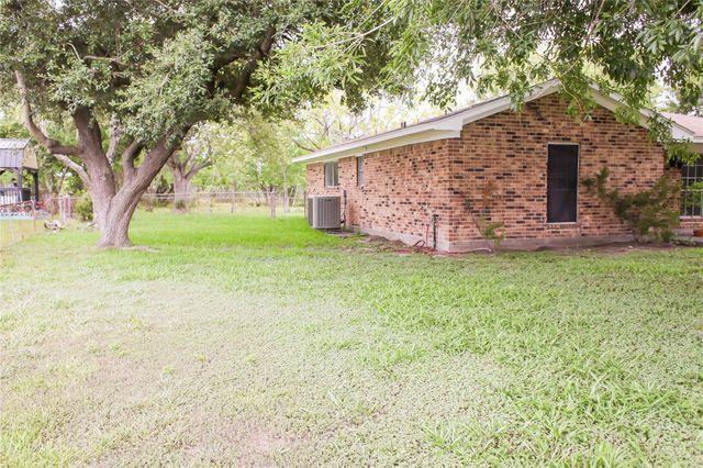 912 Robinson Road, La Porte, TX 77571