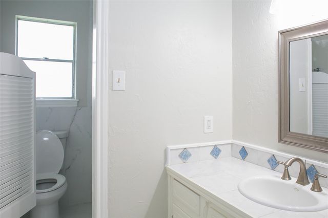 912 Robinson Road, La Porte, TX 77571