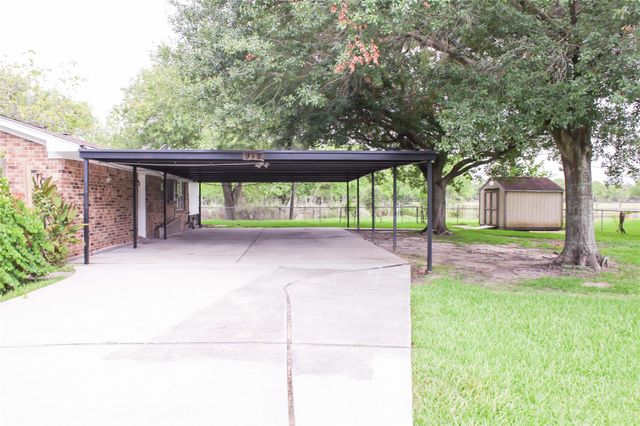 912 Robinson Road, La Porte, TX 77571