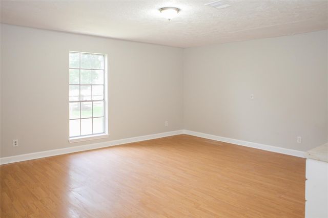 912 Robinson Road, La Porte, TX 77571