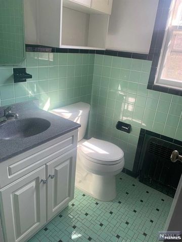1013 Kent Place 2nd floor, Franklin Lakes, NJ 07417