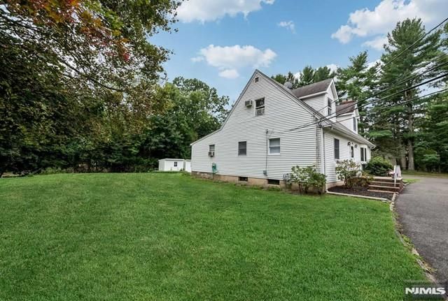 1013 Kent Place 2nd floor, Franklin Lakes, NJ 07417
