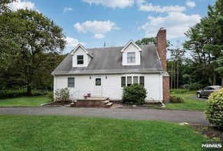 1013 Kent Place 2nd floor, Franklin Lakes, NJ 07417