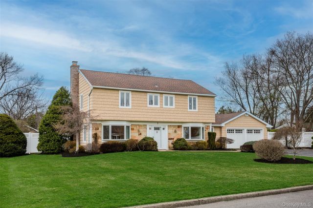 9 Bowen Place, Stony Brook, NY 11790