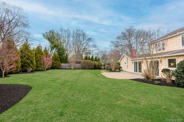 9 Bowen Place, Stony Brook, NY 11790