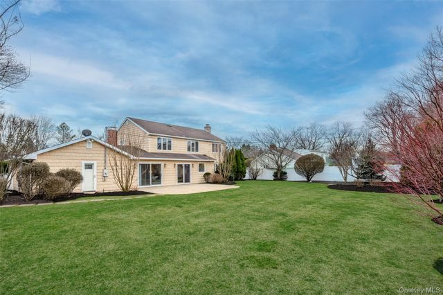 9 Bowen Place, Stony Brook, NY 11790