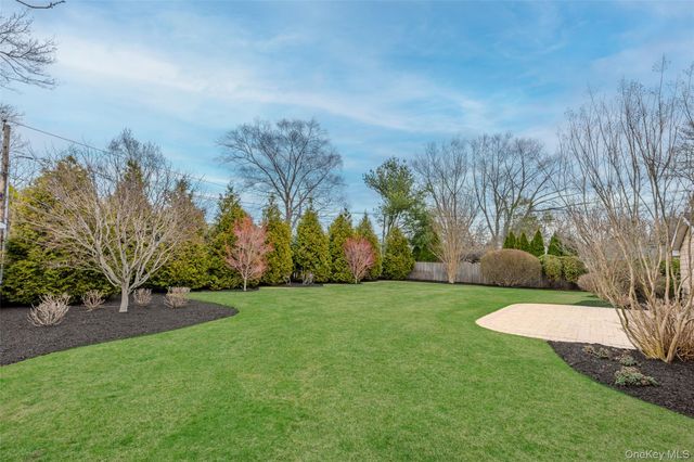 9 Bowen Place, Stony Brook, NY 11790